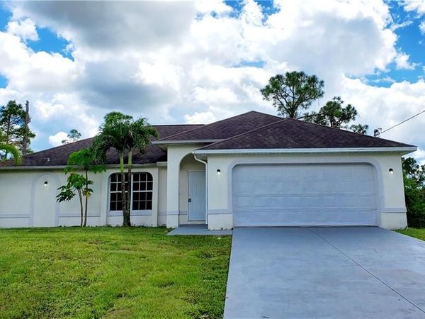 1148 Venetia ST , LEHIGH ACRES, FL 33974