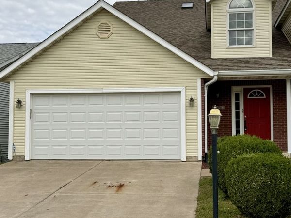 3052 CHERRYWOOD Drive, Unit 3052, Bettendorf, IA 52722