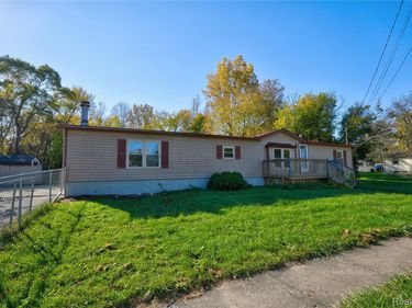 1464 Brady Avenue , Burton, Mi 48529