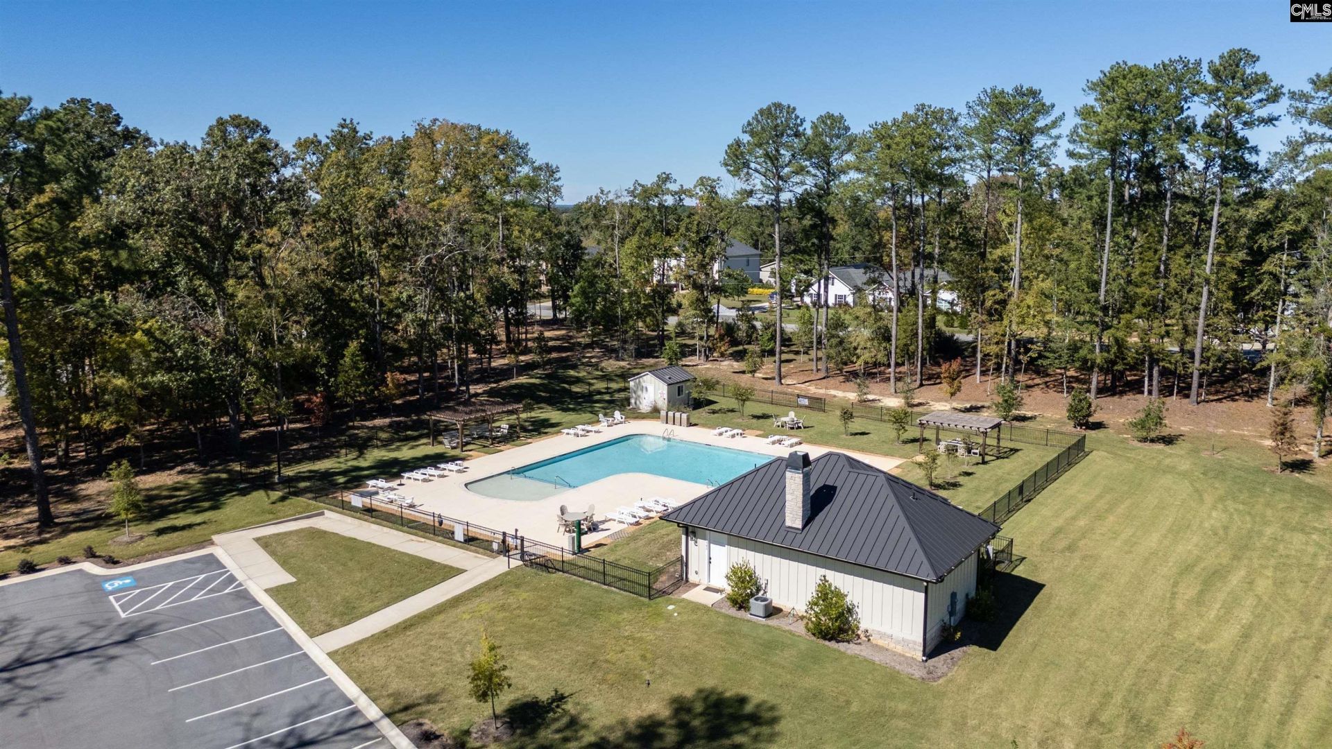 908 Salisbury Court  Photo 43