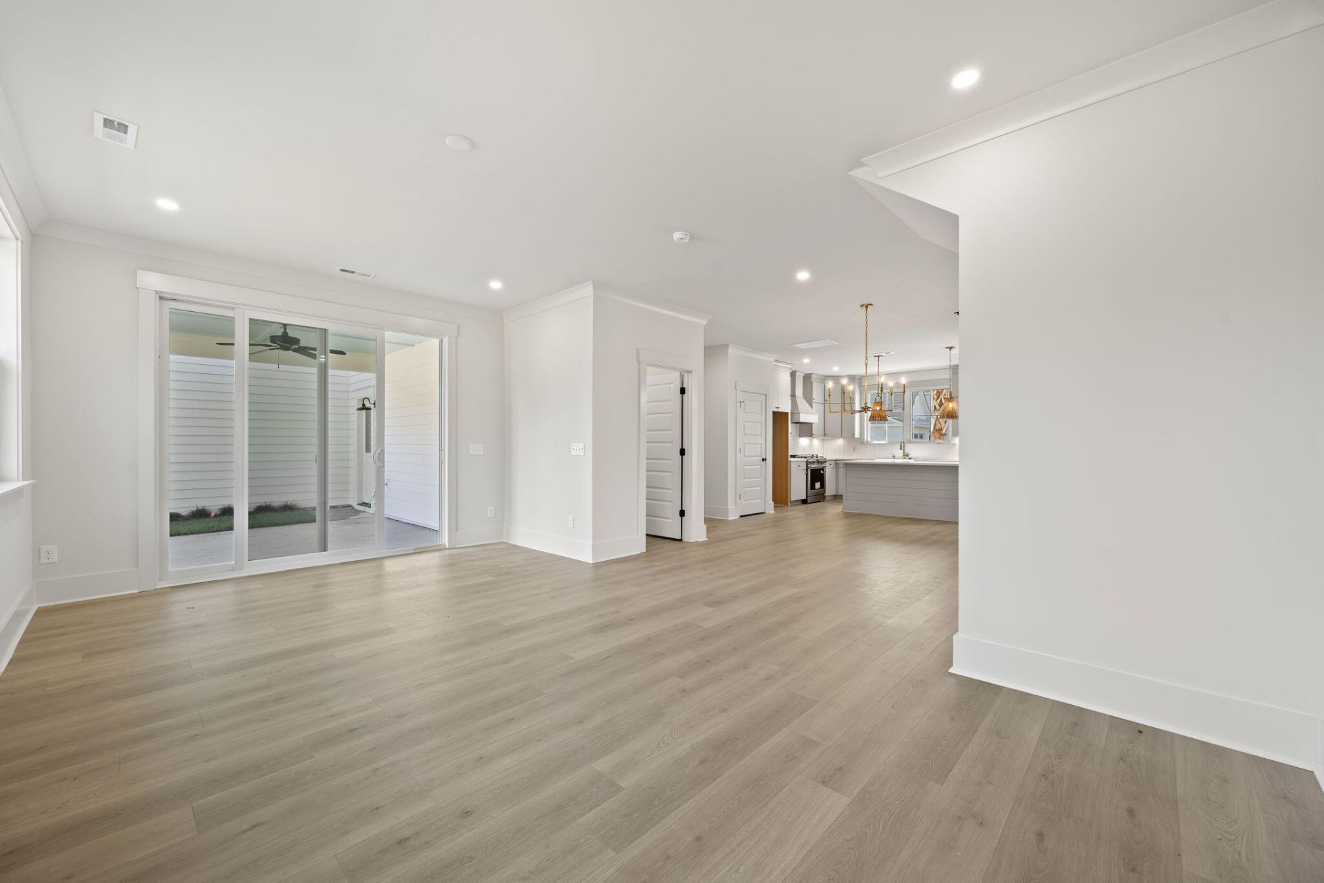 304 Livewell Court Photo 18