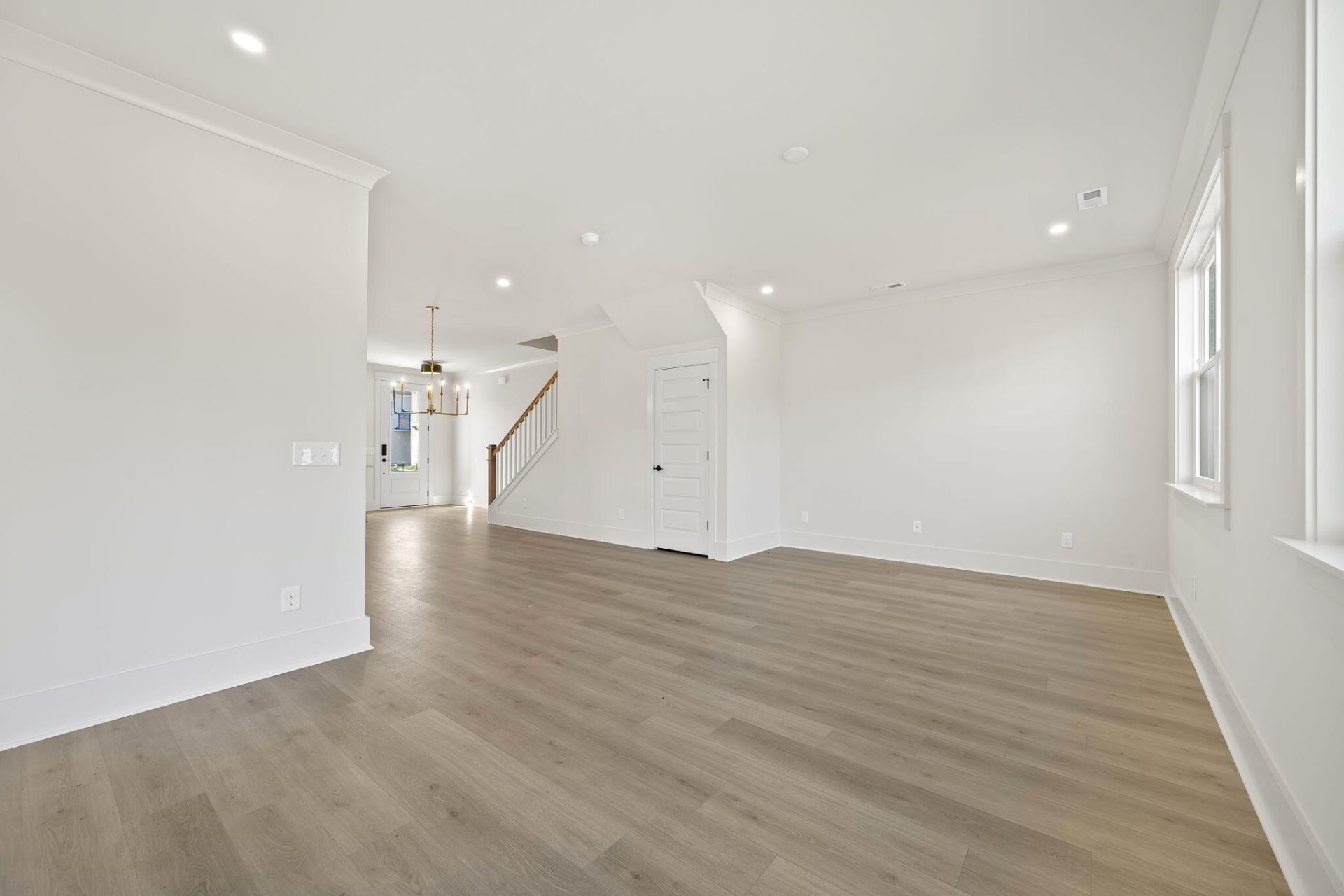 304 Livewell Court Photo 19