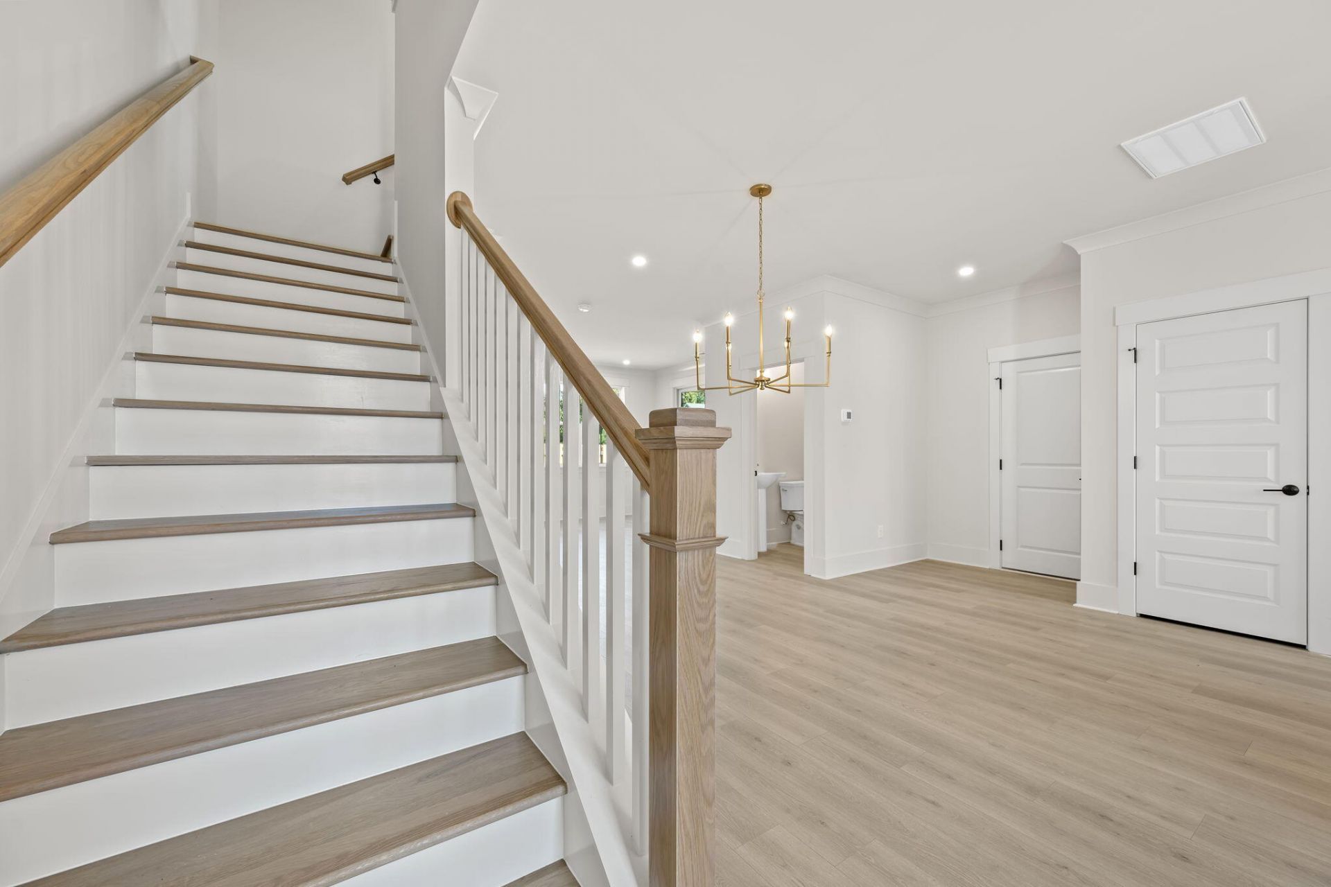 304 Livewell Court Photo 24