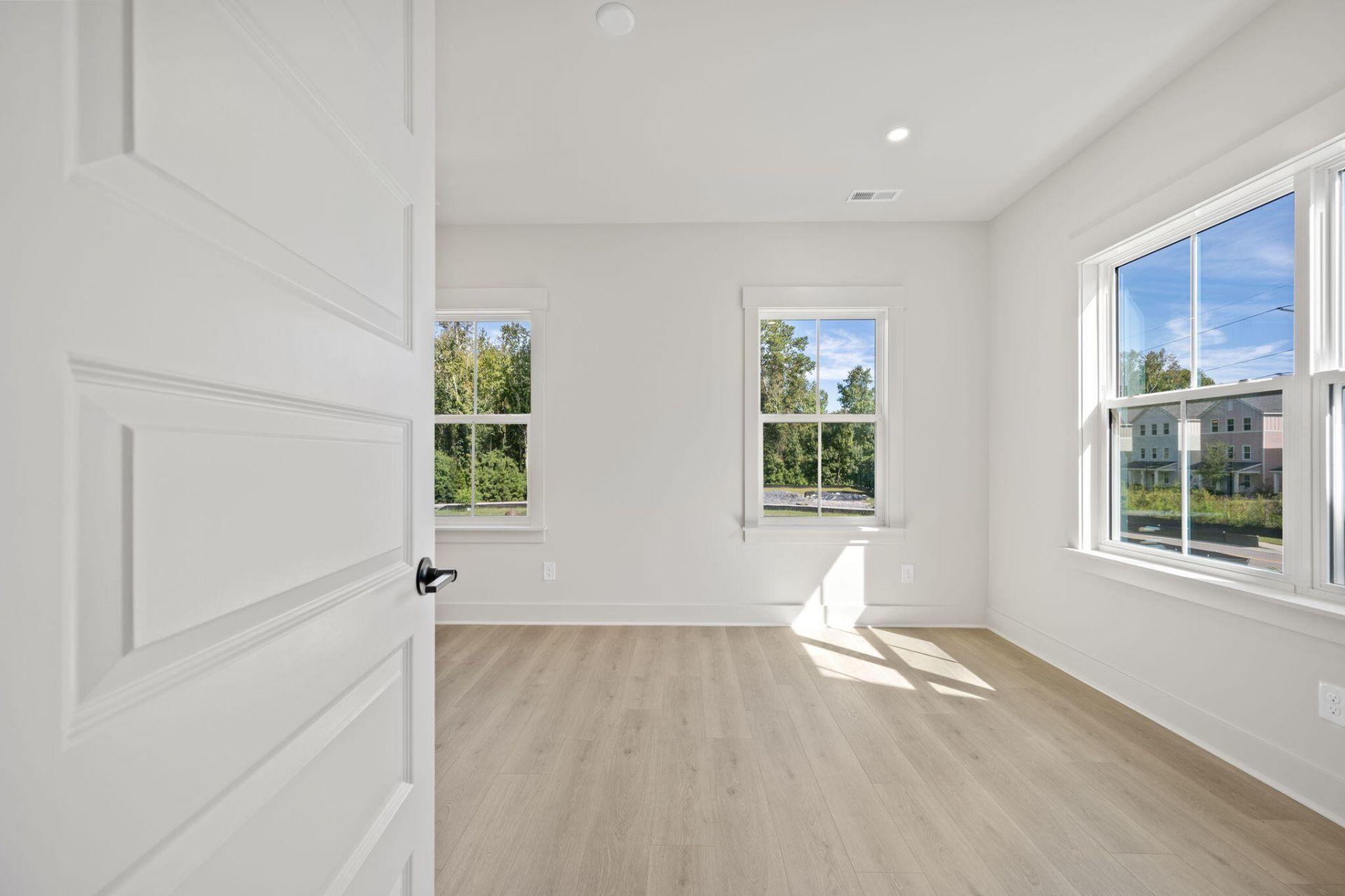 304 Livewell Court Photo 27