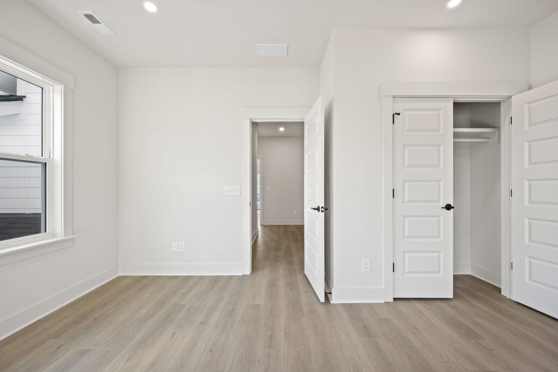 304 Livewell Court Photo 29