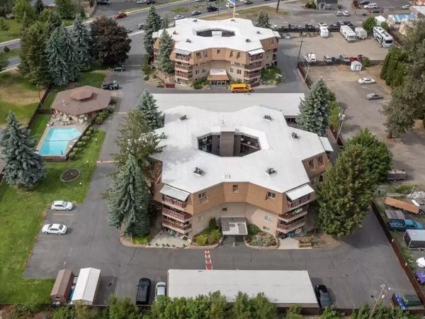 9024 N Country Homes Blvd, Spokane, WA 99218