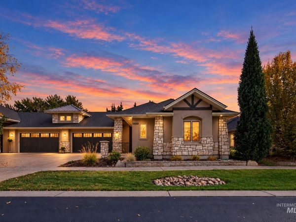 5890 N Ulmer Ln, Garden City, ID 83714