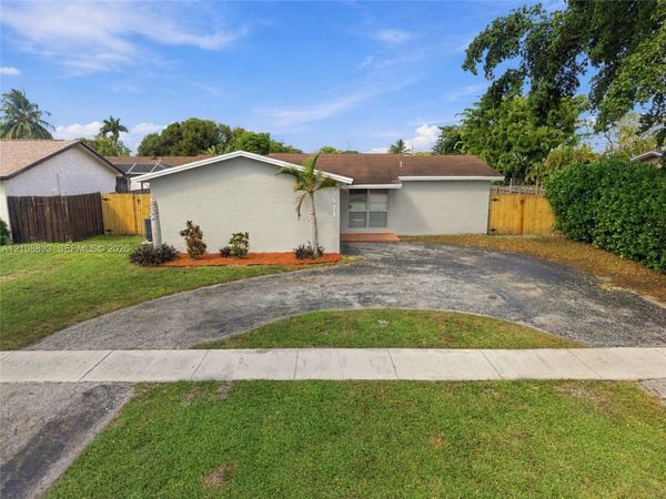 9611 Johnson St , Pembroke Pines, FL 33024