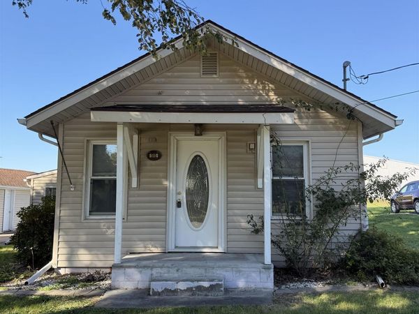 515 15th Avenue E, Oskaloosa, IA 52577