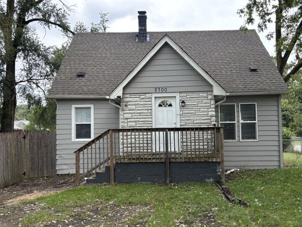 2700 W 41st Avenue , Gary, IN 46408
