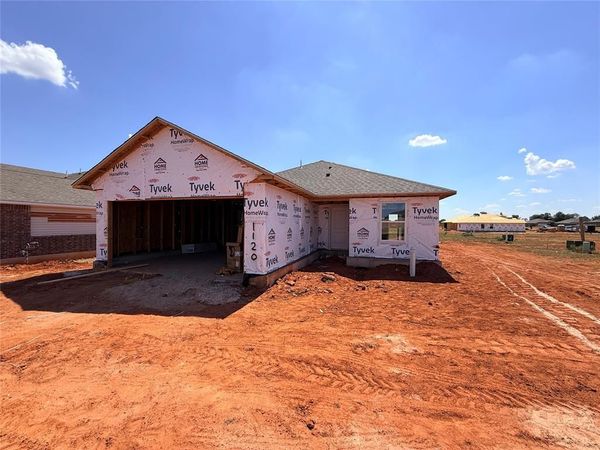 1120 E Stallion Lane, Mustang, OK 73064