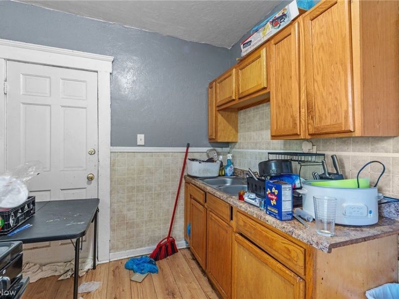7915 Linwood Avenue, Cleveland, OH 44103 Photo 19