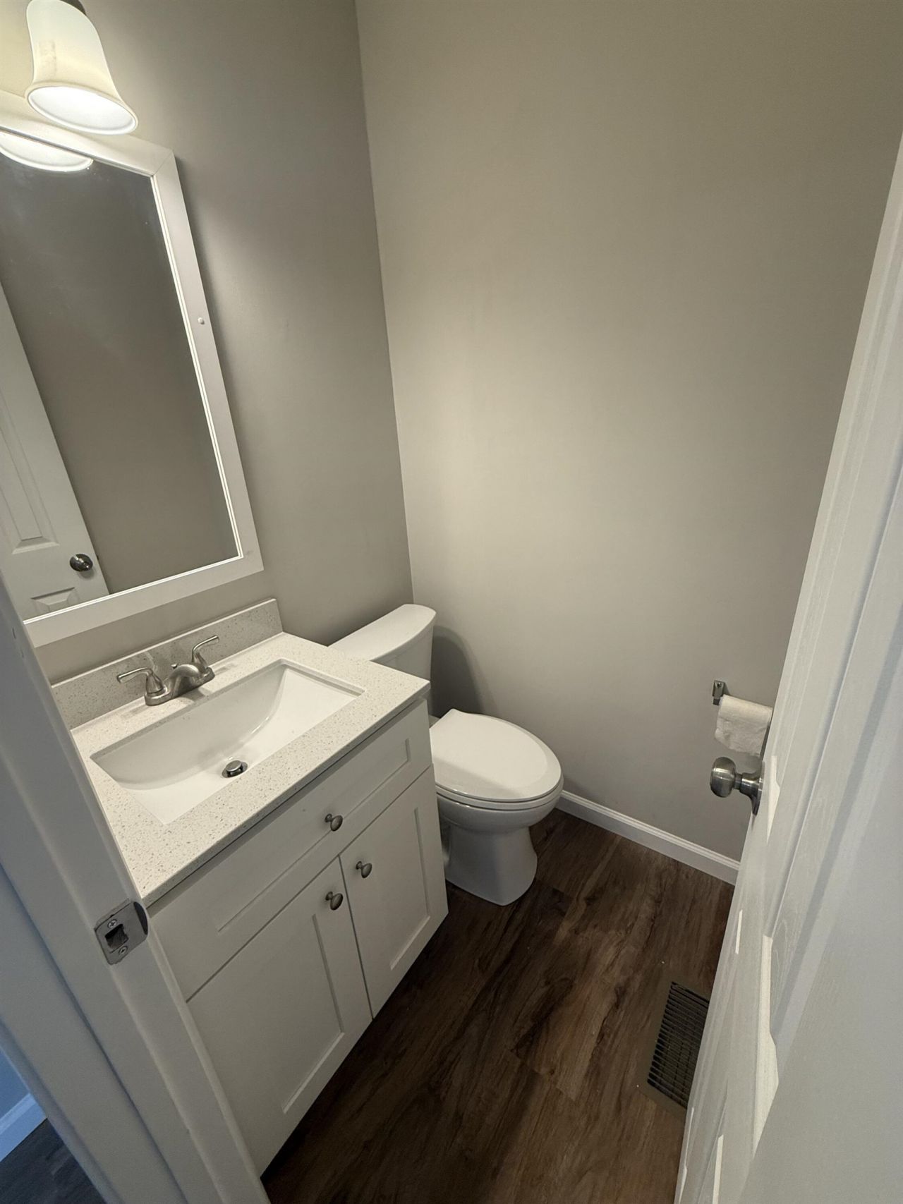 26 Smith Blvd.  Photo 14