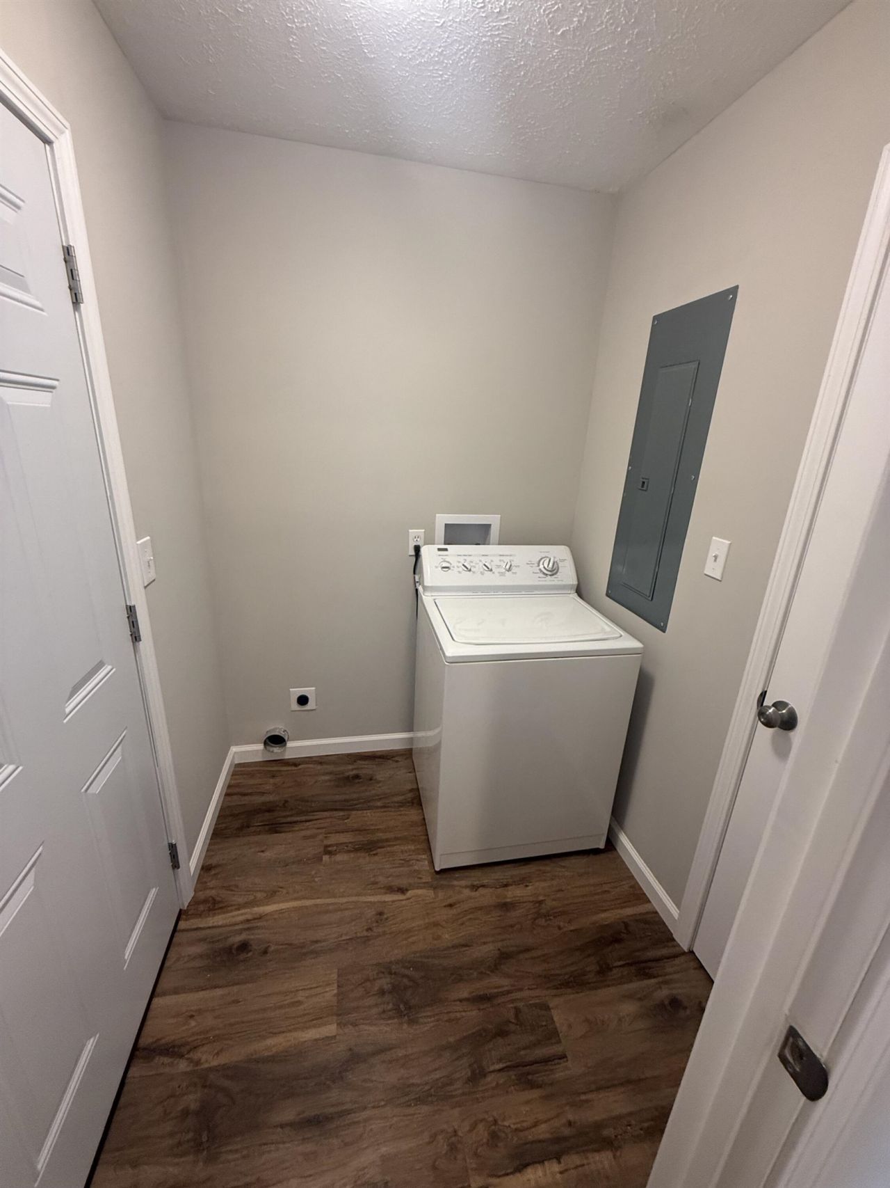 26 Smith Blvd.  Photo 15
