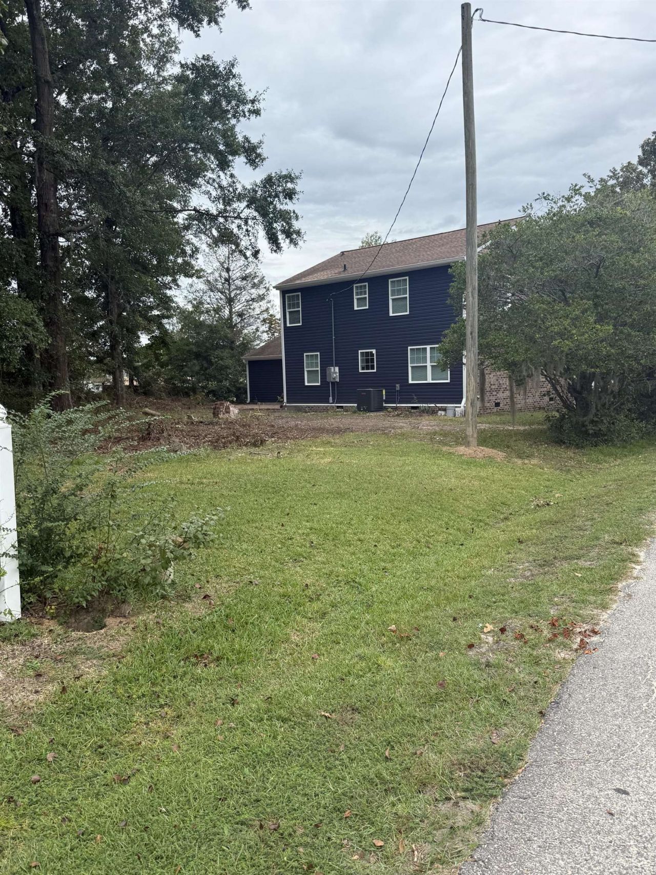 26 Smith Blvd.  Photo 16