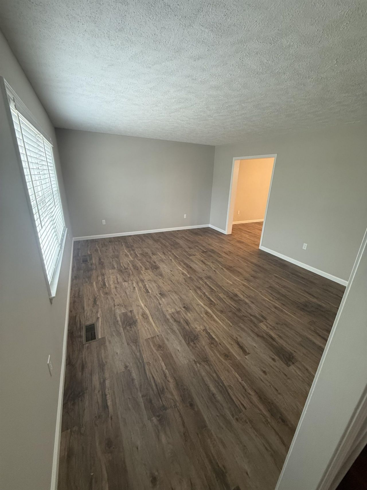 26 Smith Blvd.  Photo 5