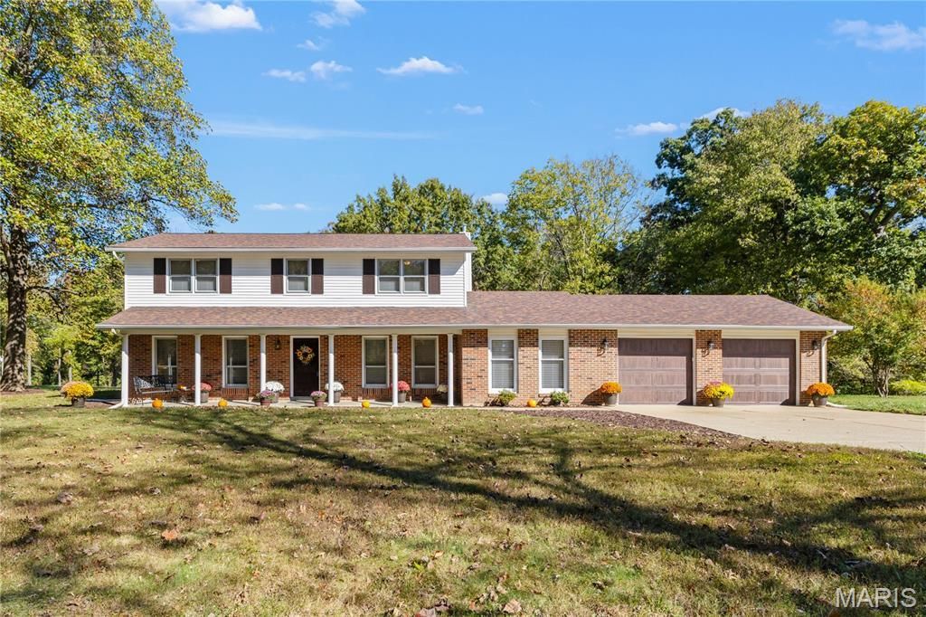 15 Bridlewood Drive , Lake Saint Louis, MO 63367 Main Photo