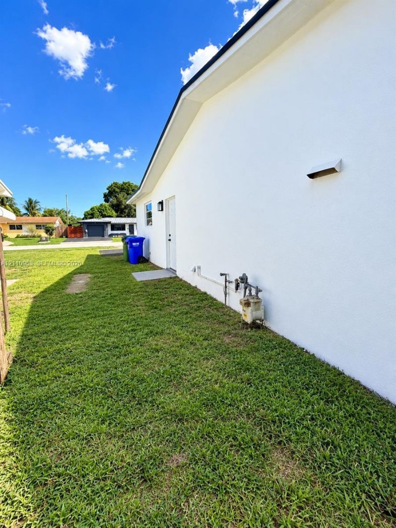 420 SW 71st Way , Pembroke Pines, FL 33023 Photo