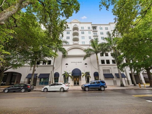 50 Menores Ave, Unit 812, Coral Gables, FL 33134