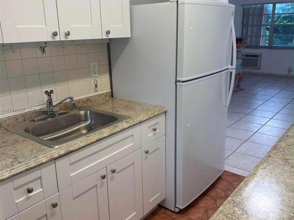 3651 SW 10th St, Unit 5B, Miami, FL 33135