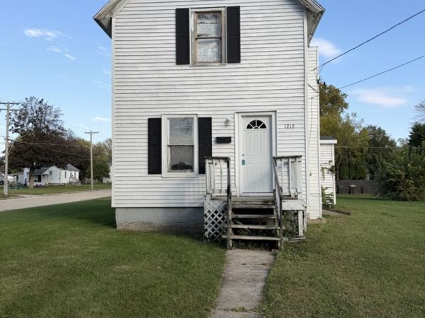 1212 Ave K , Sterling, IL 61081