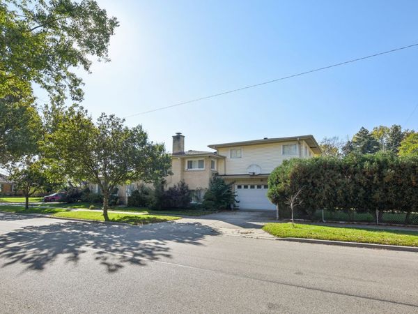 8440 Le Claire Avenue , Skokie, IL 60077