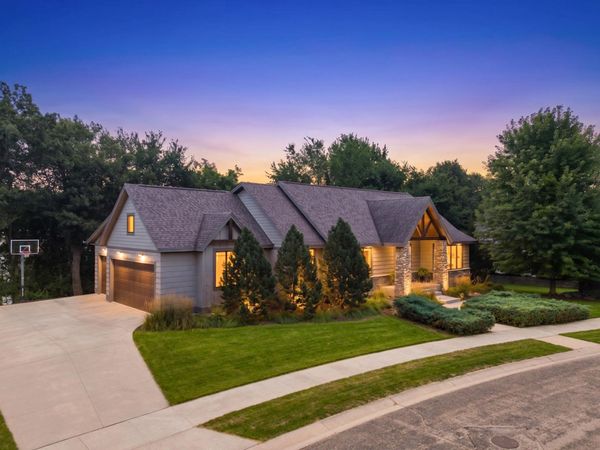 1280 Fox Grove Place SW, Rochester, MN 55902