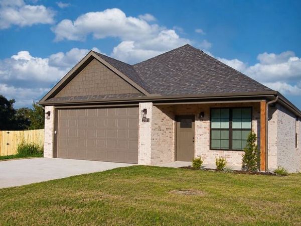 201 N Eagle Mountain Street, Prairie Grove, AR 72753