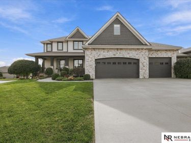 20803 Woolworth Avenue, Elkhorn, NE 68022