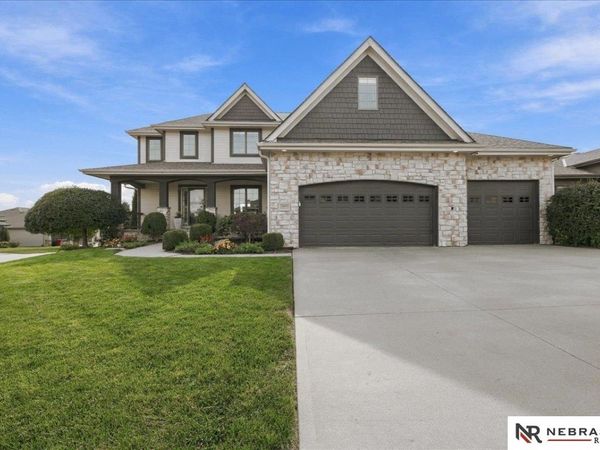 20803 Woolworth Avenue, Elkhorn, NE 68022