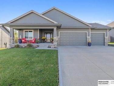 19614 Rosewood Street, Gretna, NE 68028