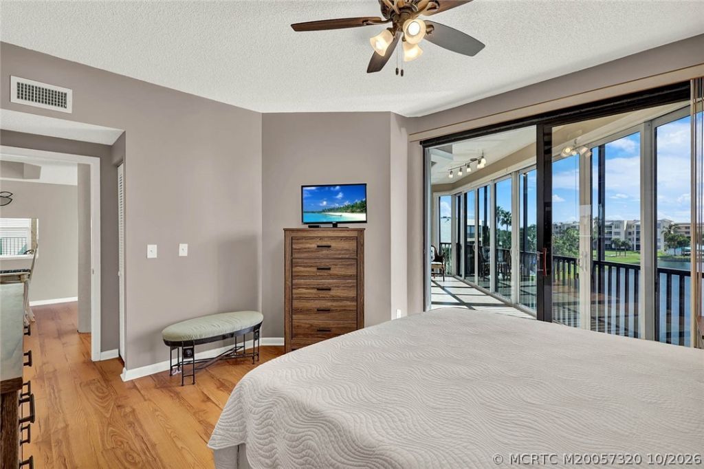 221 NE Plantation Road , Unit 403, Stuart, FL 34996 Photo