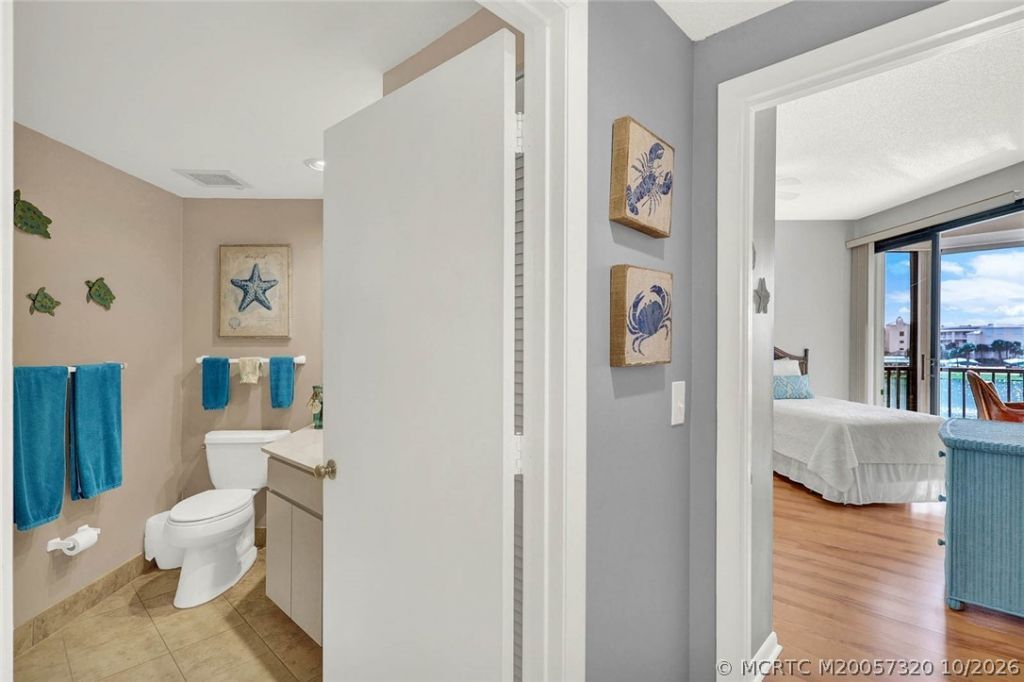 221 NE Plantation Road , Unit 403, Stuart, FL 34996 Photo