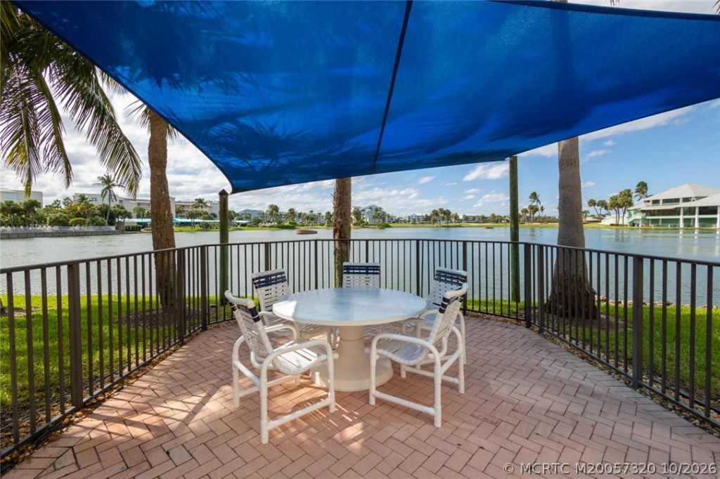221 NE Plantation Road , Unit 403, Stuart, FL 34996 Photo