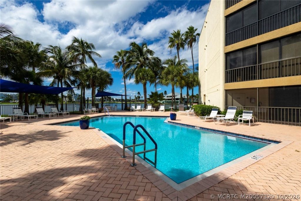 221 NE Plantation Road , Unit 403, Stuart, FL 34996 Photo
