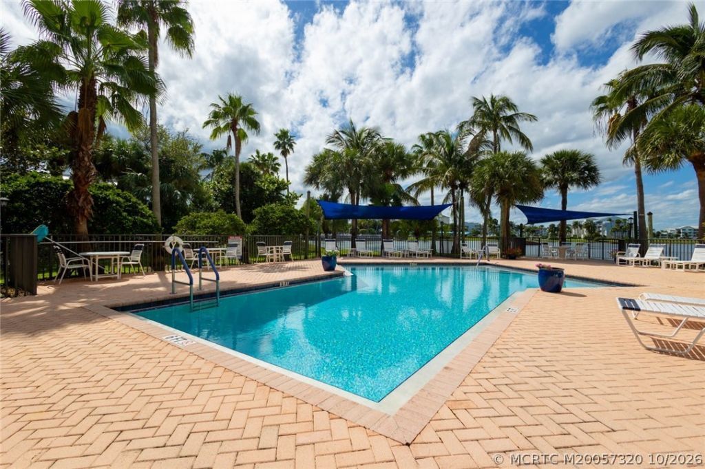 221 NE Plantation Road , Unit 403, Stuart, FL 34996 Photo