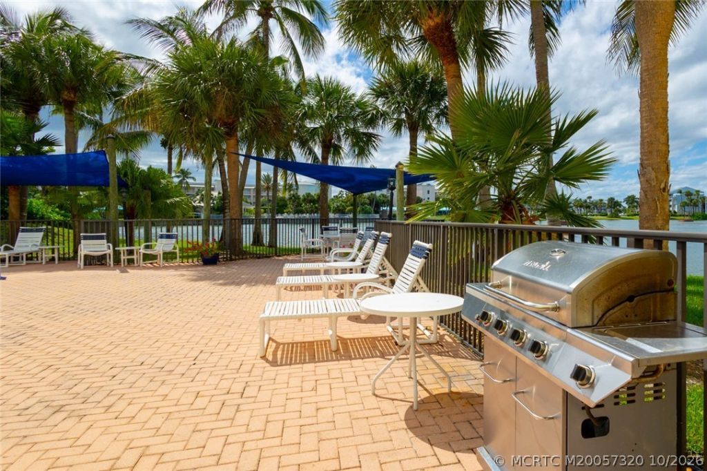 221 NE Plantation Road , Unit 403, Stuart, FL 34996 Photo
