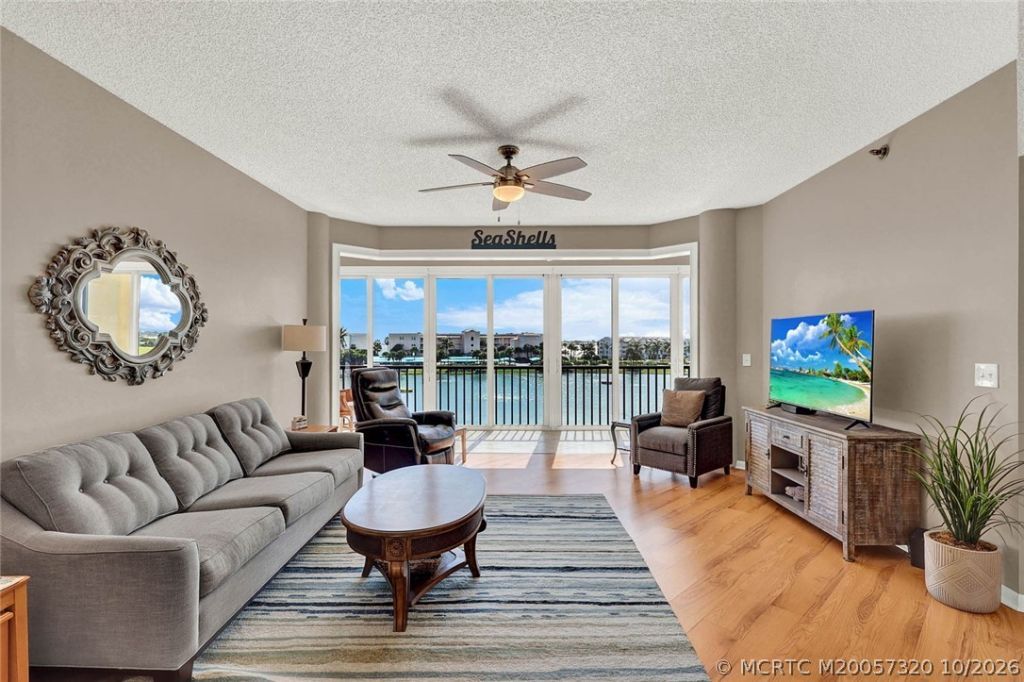 221 NE Plantation Road , Unit 403, Stuart, FL 34996 Photo