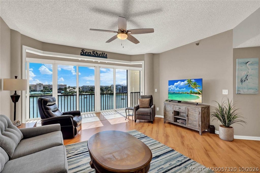 221 NE Plantation Road , Unit 403, Stuart, FL 34996 Photo