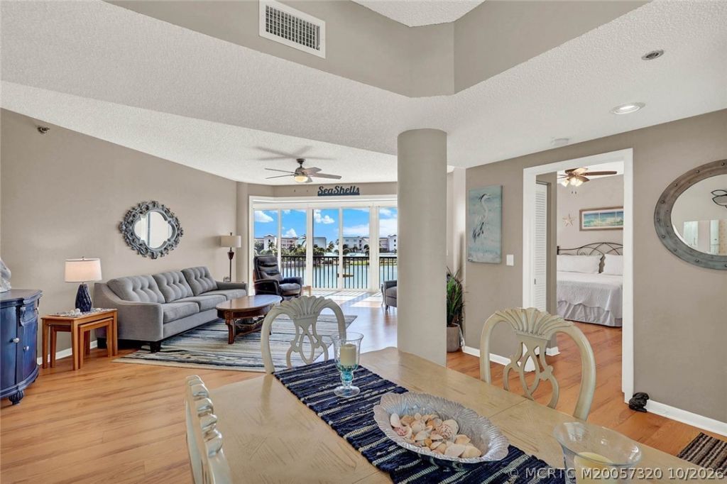 221 NE Plantation Road , Unit 403, Stuart, FL 34996 Photo
