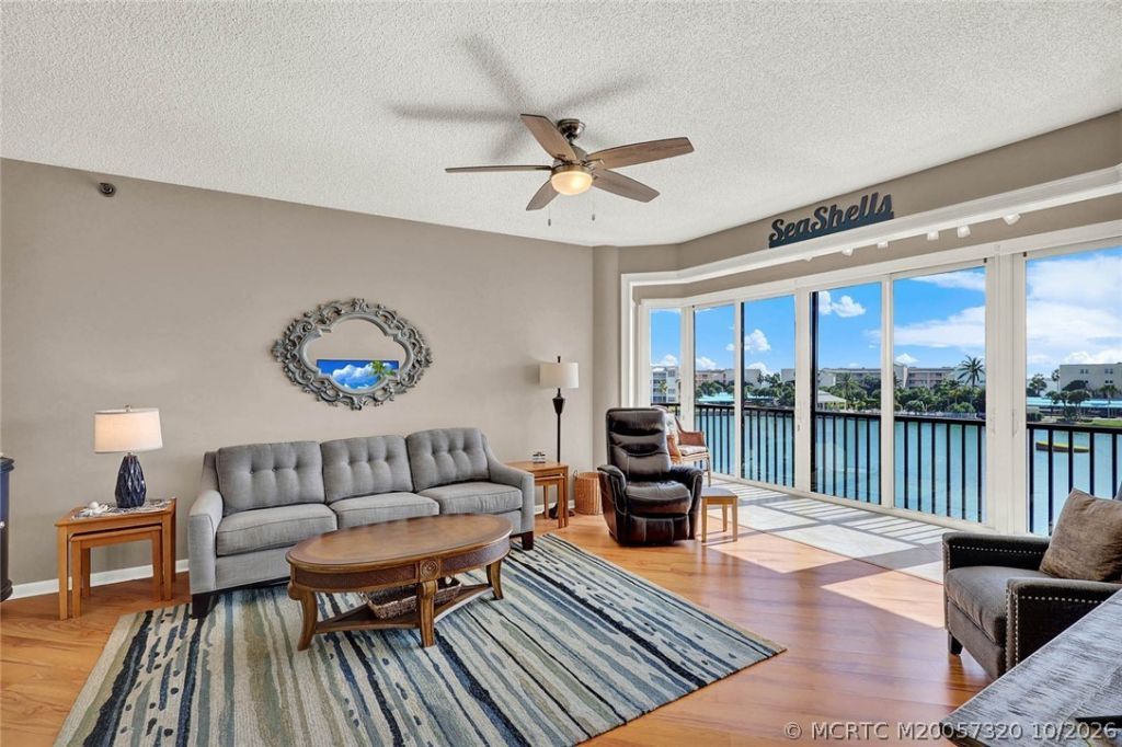221 NE Plantation Road , Unit 403, Stuart, FL 34996 Photo