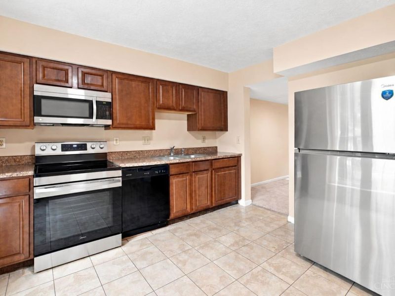 10935 Brookgreen Court, Sycamore Township, OH 45242 Photo 4