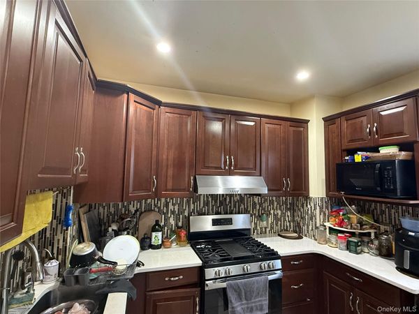 184-09 90Th, Hollis, NY 11423