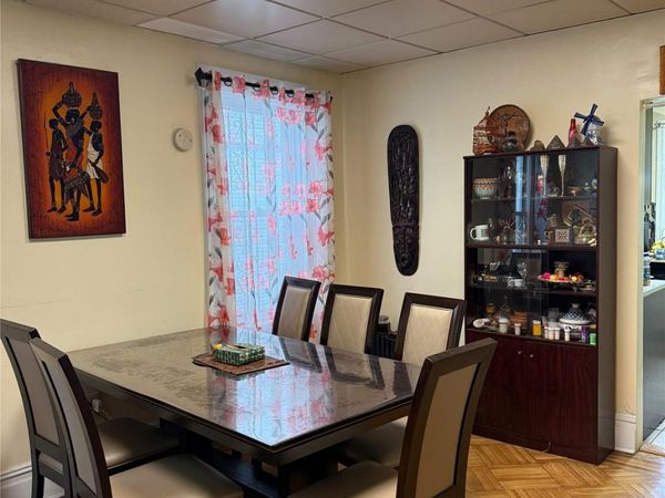 184-09 90Th, Hollis, NY 11423