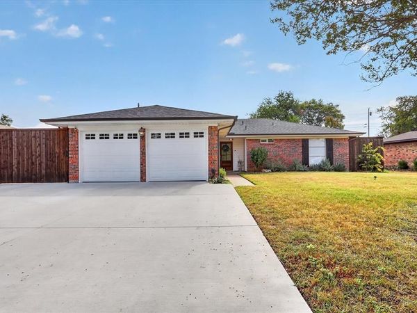 714 Hill City Drive , Duncanville, TX 75116