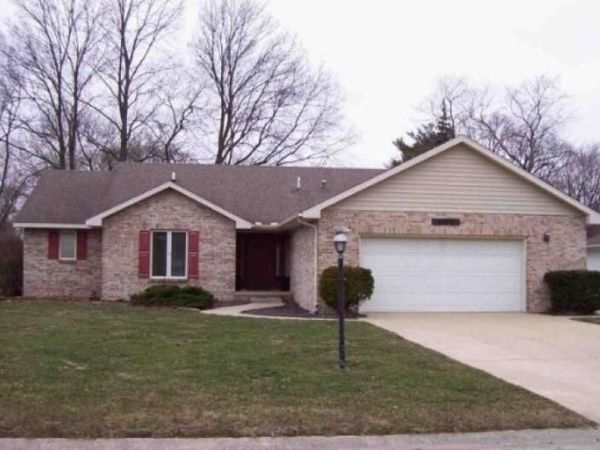 302 W Kipling Drive, Monticello, IL 61856