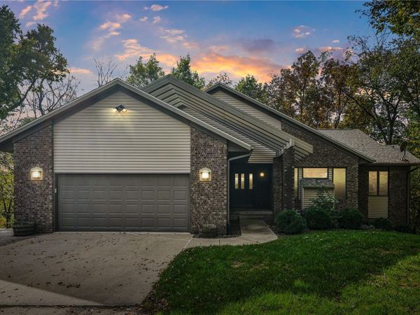 1559 Sequoya Drive NE, Solon, IA 52333