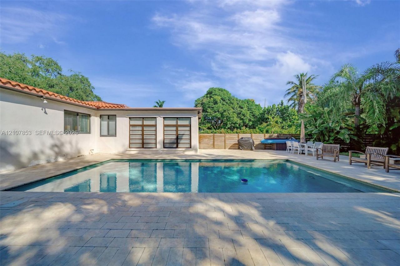 9205 N Miami Ave, Miami Shores, FL 33150 Photo