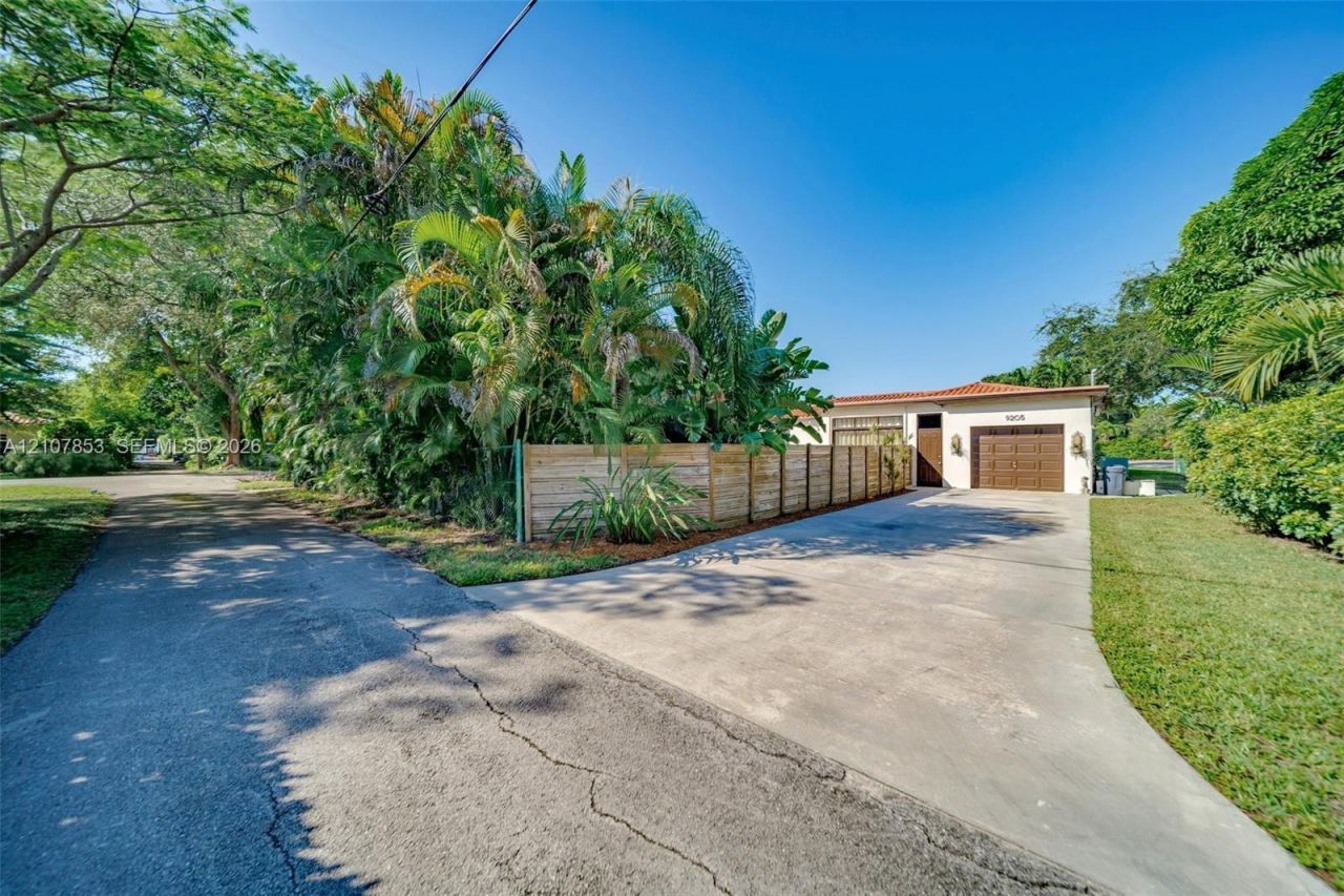 9205 N Miami Ave, Miami Shores, FL 33150 Photo