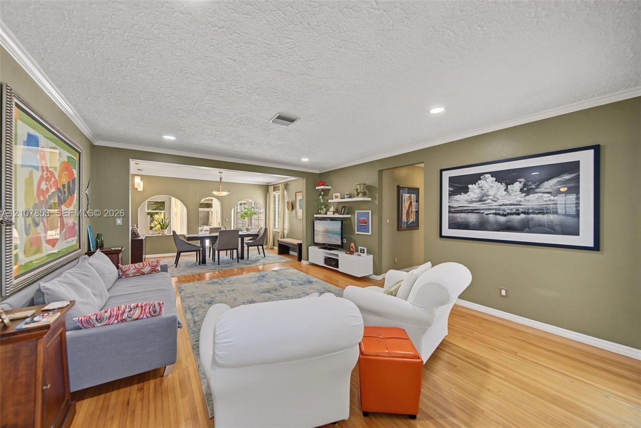 9205 N Miami Ave, Miami Shores, FL 33150 Photo